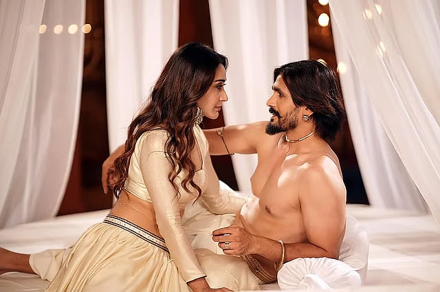 Moda Kavida Vataavarana Film Still
