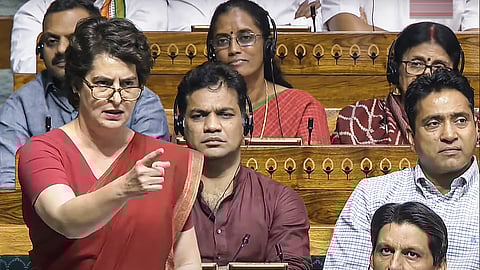 ನೆಹರೂ, ಇಂದಿರಾ ಗಾಂಧಿ, ನನ್ನ ತಾಯಿಯ ಕಣ್ಣೀರಿನ ಬಗ್ಗೆ ಮಾತನಾಡುತ್ತಾರೆ, ಆದರೆ...: ಸರ್ಕಾರದ ವಿರುದ್ಧ ಪ್ರಿಯಾಂಕಾ ಗಾಂಧಿ