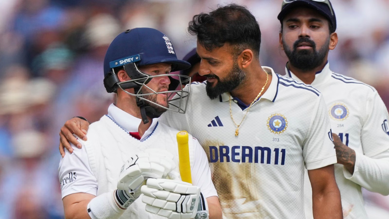 India vs England: 'ಯಾಕಪ್ಪ ತಲೆ ತಗ್ಗಿಸಿದ್ದೀಯಾ..'; ಪೆವಿಲಿಯನ್‌ಗೆ ಮರಳುತ್ತಿದ್ದ Ben Duckett ಭುಜದ ಮೇಲೆ ಕೈಹಾಕಿ ಛೇಡಿಸಿದ Akash Deep!