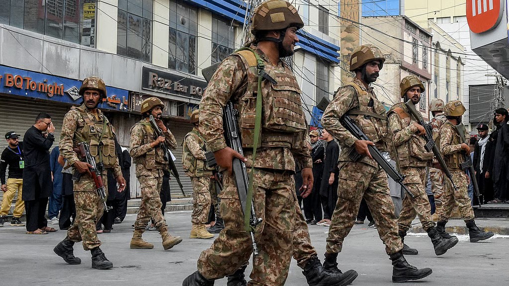 Pakistani soldiers