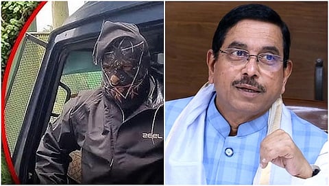 Masked Man and  Pralhad Joshi 