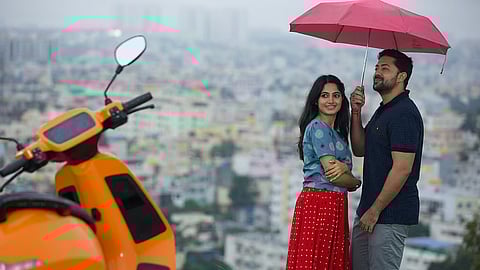 A still from S/O Muthanna