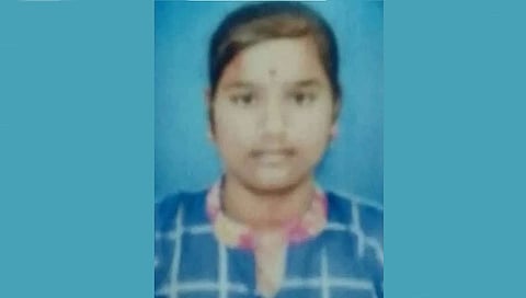 ವಿದ್ಯಾರ್ಥಿನಿ ಆತ್ಮಹತ್ಯೆ