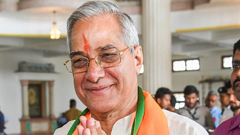 'ಸಿದ್ದರಾಮಯ್ಯನವರೇ ಕಾಂಗ್ರೆಸ್ ಮುಗಿಸುತ್ತಾರೆ: ಅಧಿಕಾರ ಹಸ್ತಾಂತರದ ನಂತರ ಡಿಕೆಶಿಗೆ ಏನೂ ಉಳಿದಿರುವುದಿಲ್ಲ'