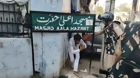 Police, locals clash after Friday prayers outside Bareilly mosque
