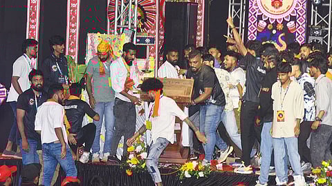 Dasara stage turned chaotic during prize distribution ceremony
