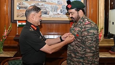 Malayalam superstar Mohanlal receives commendation from Army Chief