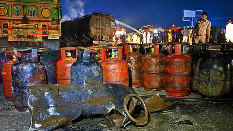 Cylinder blast