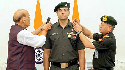 ನೀರಜ್ ಚೋಪ್ರಾ ಅಭಿನಂದಿಸಿದ ರಾಜನಾಥ್ ಸಿಂಗ್