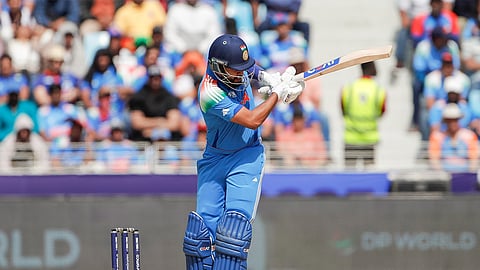 Massive blow for India; Shreyas Iyer sustains injury while taking Carey's catch