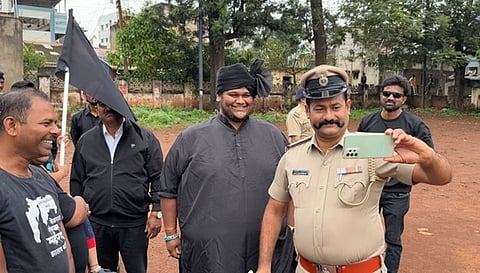 ಎಂಇಎಸ್ ಮುಖಂಡನ ಜೊತೆ ಸಿಪಿಐ ಸೆಲ್ಫಿ