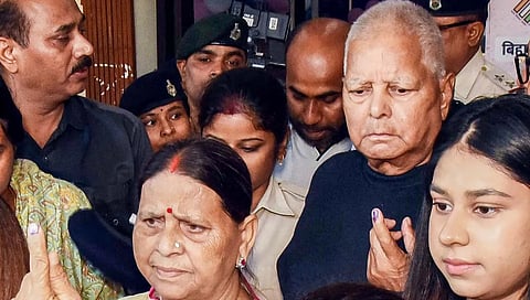 Flip roti or it will burn: Lalu calls for govt change