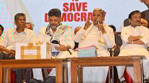 ಡಿಕೆ ಶಿವಕುಮಾರ್-ಸಿದ್ದರಾಮಯ್ಯ