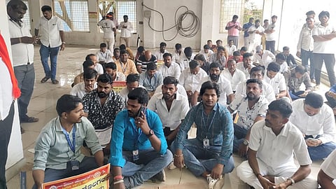 Cab drivers stage protest at Uber's driver centre