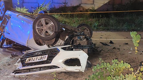 ಕೋಲಾರ: ಫ್ಲೈಓವರ್‌ನಿಂದ ಕೆಳಗೆ ಬಿದ್ದ ಕಾರು; ಶಬರಿಮಲೆಗೆ ತೆರಳುತ್ತಿದ್ದ ನಾಲ್ವರು ಸ್ನೇಹಿತರು ಸಾವು!