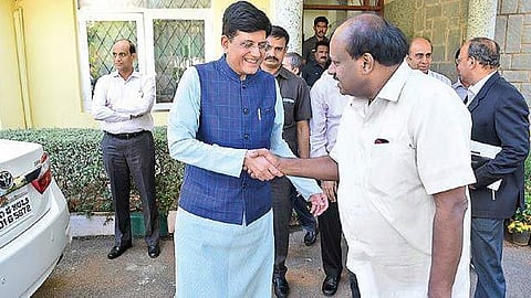 Union Minister for Commerce & Industry Piyush Goyal (L) and Union Minister for Heavy Industries & Steel HD Kumaraswamy.