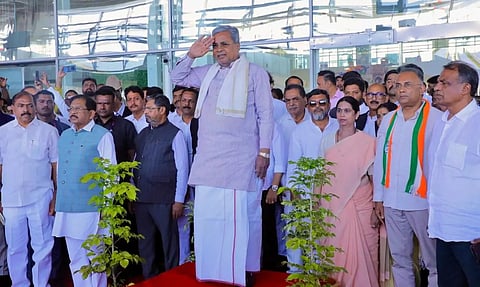 CM Siddaramaiah receives guard of honour by police in Mangaluru 