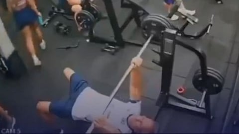 Brazil Man Dies After Barbell Crashes Onto Chest In Gym Horror Accident