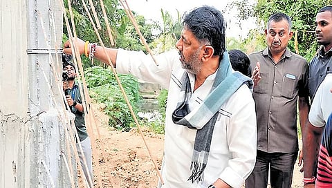 DCM DK Shivakumar inspects Sachara Yukta Project work 