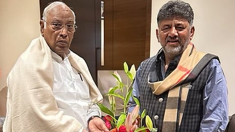 DK Shivakumar meets Kharge