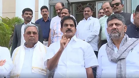 Siddaramaiah, venu gopal and dk shivakumar