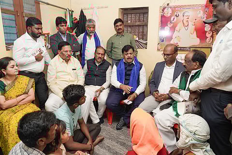 Minister Dr. H.C Mahadevappa met Manya's family members