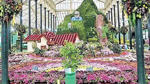 Around nine lakh flowers used in the decoration will be turned into compost or manure. The Lalbagh Flower Show is on till Monday.