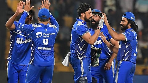 CCL 2026: ಭೋಜ್‌ಪುರಿ ದಬಾಂಗ್ಸ್ ವಿರುದ್ಧ ಕರ್ನಾಟಕ ಬುಲ್ಡೋಜರ್ಸ್ಗೆ 18 ರನ್‌ಗಳ ರೋಚಕ ಜಯ, ಸೆಮಿಫೈನಲ್‌ಗೆ ಎಂಟ್ರಿ!