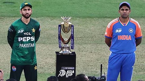 Pakistan forfeit hands India free points