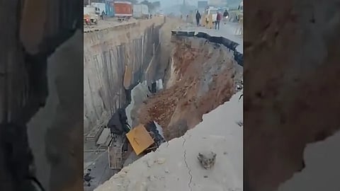 Massive road collapse near Attibele cripples Bengaluru-Hosur traffic