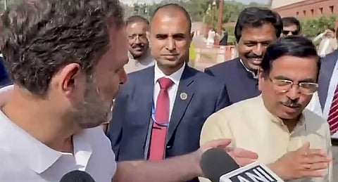 'ರಾಹುಲ್ ಗಾಂಧಿಯವರೇ, ಇದೇನು ಸಭ್ಯತೆ, ಏನು ನಡವಳಿಕೆ?': ಮತ್ತೆ ಟ್ರೋಲ್ ಆದ ಕಾಂಗ್ರೆಸ್ ನಾಯಕ-Video Viral