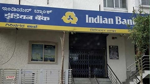 Bank Staff Uses Customers Gold Worth 4 Crores