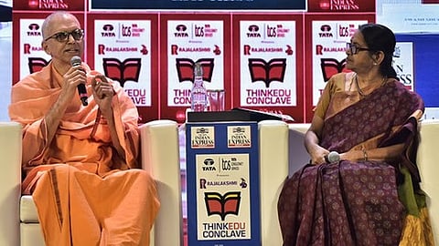 Educating the Mind - Empowering the Heart / Swami Shuddhidananda President of Advaita Ashramand Char : Dr. Sudha Seshayyan, 