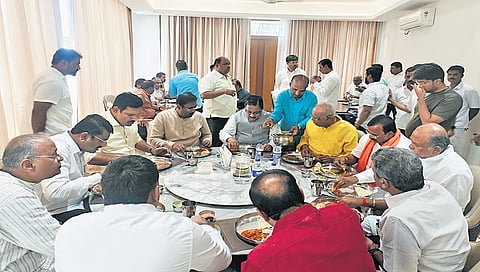 BY Vijayendra and Radha Mohan Aggarwal have lunch with former MP Dr GM Siddeshwar