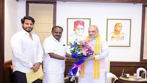 HD kumaraswamy meets amit shah