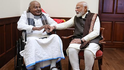 PM Narendra Modi and H D Deve Gowda (File photo)