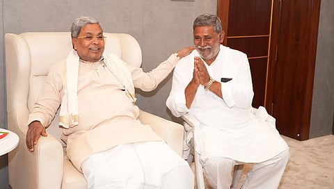 Davanagere south by-election: Congress rebel candidate Sadiq Pailwan meets CM Siddaramaiah
