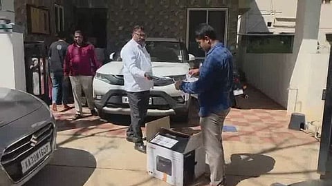 Lokayukta sleuths raid eight govt officers in disproportionate assets case