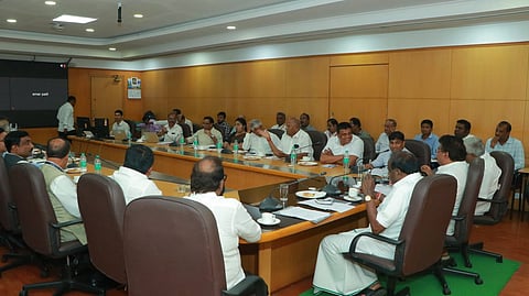 Hd Kumaraswamy, MB Patil at Meeting