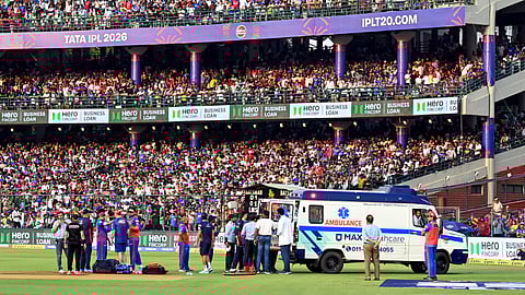 Lungi Ngidi taken off in ambulance after suffering head injury