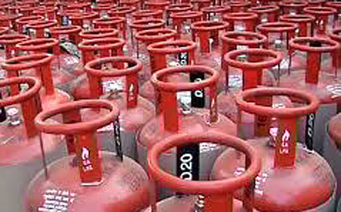 Gas cylinders 