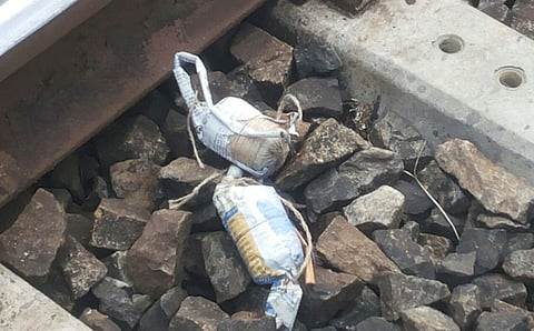 ಜೀವಂತ ಕಚ್ಚಾ ಬಾಂಬ್
