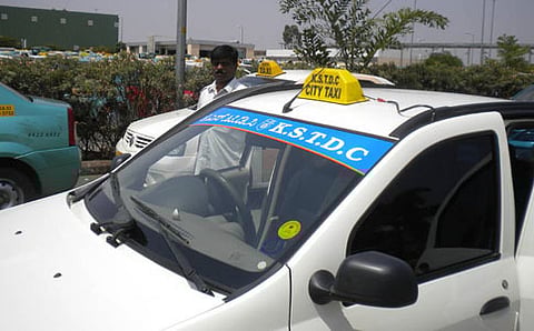 ರೋಡಿಗಿಳಿದ ಮಾಲೀಕ