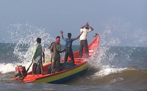 ಶ್ರೀಲಂಕಾದಲ್ಲಿ ನಾಲ್ವರು ಭಾರತೀಯ ಮೀನುಗಾರರ ಬಂಧನ