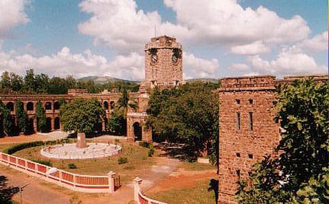 ಆಂಧ್ರ ವಿಶ್ವವಿದ್ಯಾಲಯ - ಸಂಗ್ರಹ ಚಿತ್ರ