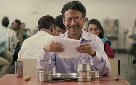 ದ ಲಂಚ್ ಬಾಕ್ಸ್  ಸಿನೆಮಾದ ಒಂದು ದೃಶ್ಯ