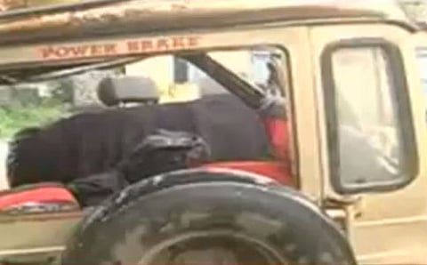ಲಾರಿಗೆ ಕ್ರೂಸರ್ ಡಿಕ್ಕಿ: ಮೂವರ ಸಾವು