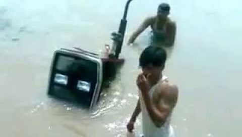 ಕಾಲುವೆಗೆ ಉರುಳಿದ ಟ್ರ್ಯಾಕ್ಟರ್(ಸಾಂದರ್ಭಿಕ ಚಿತ್ರ)