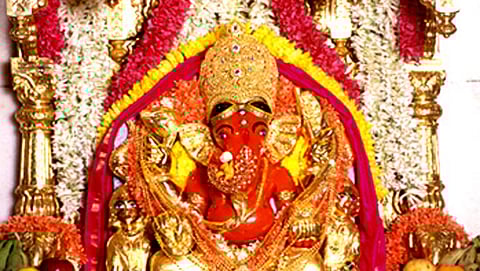ಮುಂಬೈಯ ಪ್ರಸಿದ್ಧ ಸಿದ್ಧಿವಿನಾಯಕ ದೇವಾಲಯ (ಕೃಪೆ : ಸಿದ್ಧಿವಿನಾಯಕ ದೇವಾಲಯದ ವೆಬ್ಸೈಟ್ )