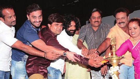 ಕಾಮ್ಮಾ ಚಿತ್ರ ತಂಡ (ಸಂಗ್ರಹ ಚಿತ್ರ)